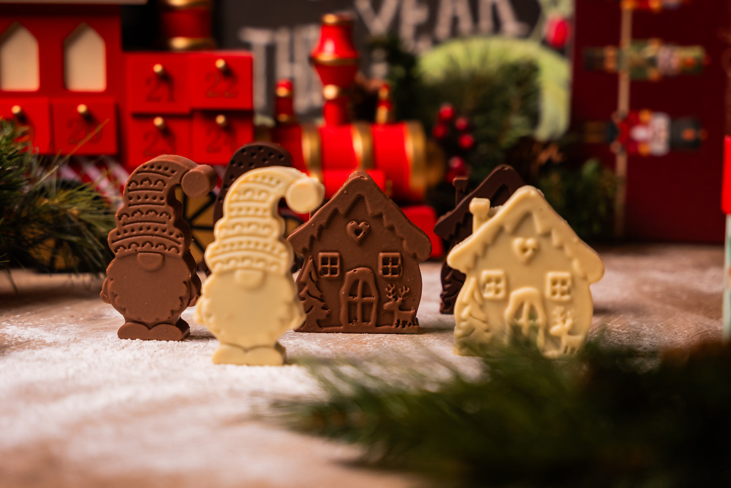 Gnomi e casetta fondente, latte e bianco